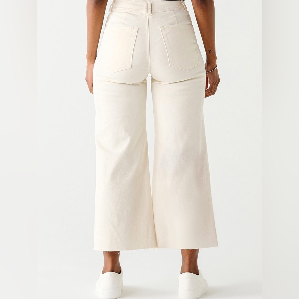 NWT Dex Cream Flare & Wide Leg Jeans Size 30